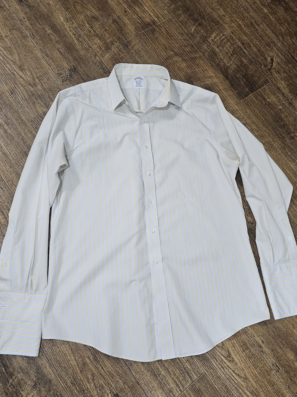 Brooks Brothers White Dress Shirt with Light Blue & Yellow Stripe Mens Sz 17/35